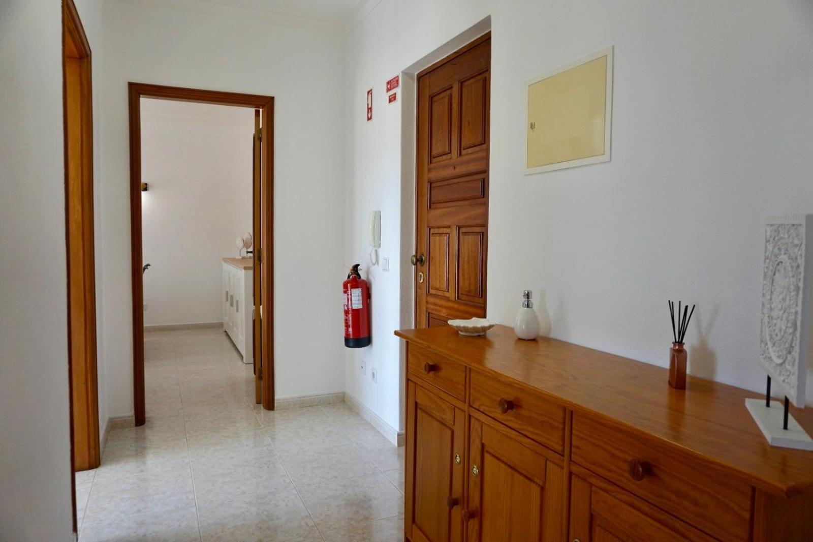Appartamento Cozy Alvor Retreat - Sunset Balcony, Wi-Fi & Ac Esterno foto