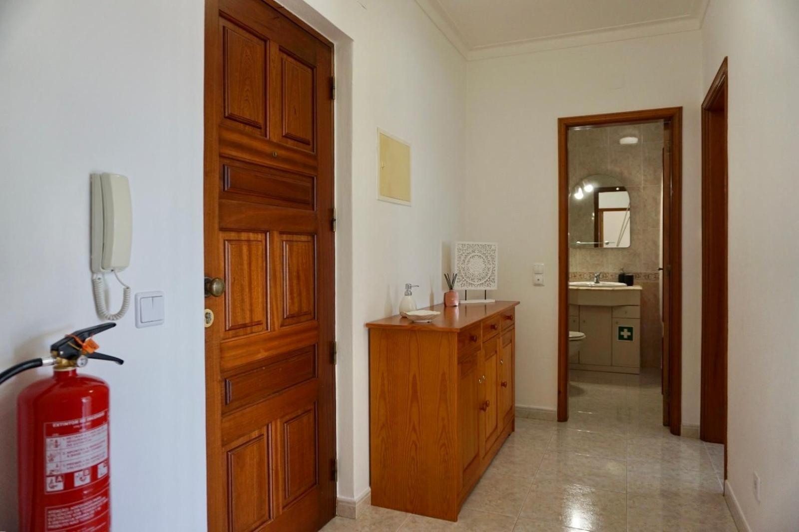 Appartamento Cozy Alvor Retreat - Sunset Balcony, Wi-Fi & Ac Esterno foto