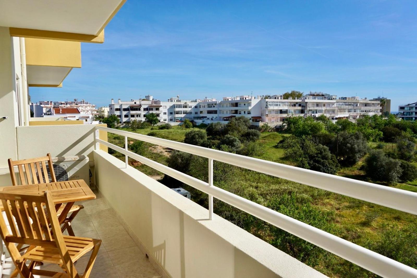 Appartamento Cozy Alvor Retreat - Sunset Balcony, Wi-Fi & Ac Esterno foto
