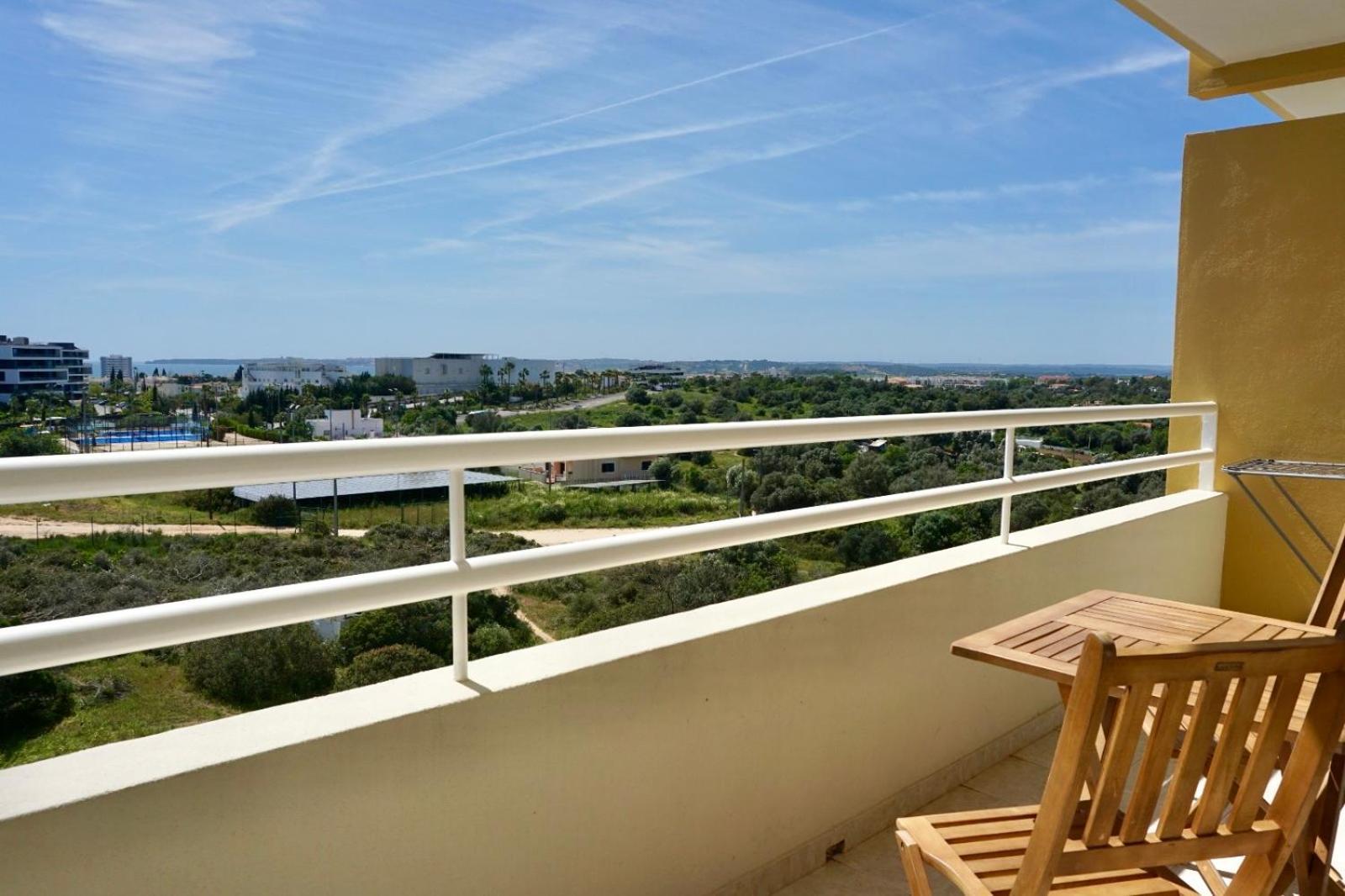 Appartamento Cozy Alvor Retreat - Sunset Balcony, Wi-Fi & Ac Esterno foto