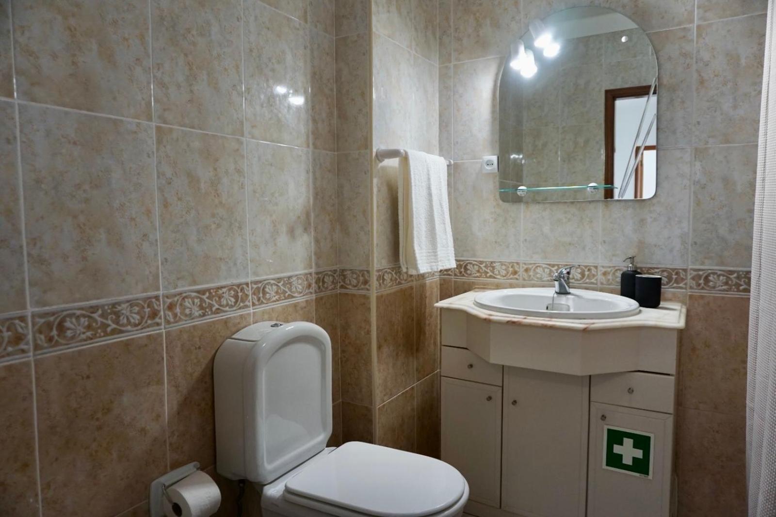 Appartamento Cozy Alvor Retreat - Sunset Balcony, Wi-Fi & Ac Esterno foto