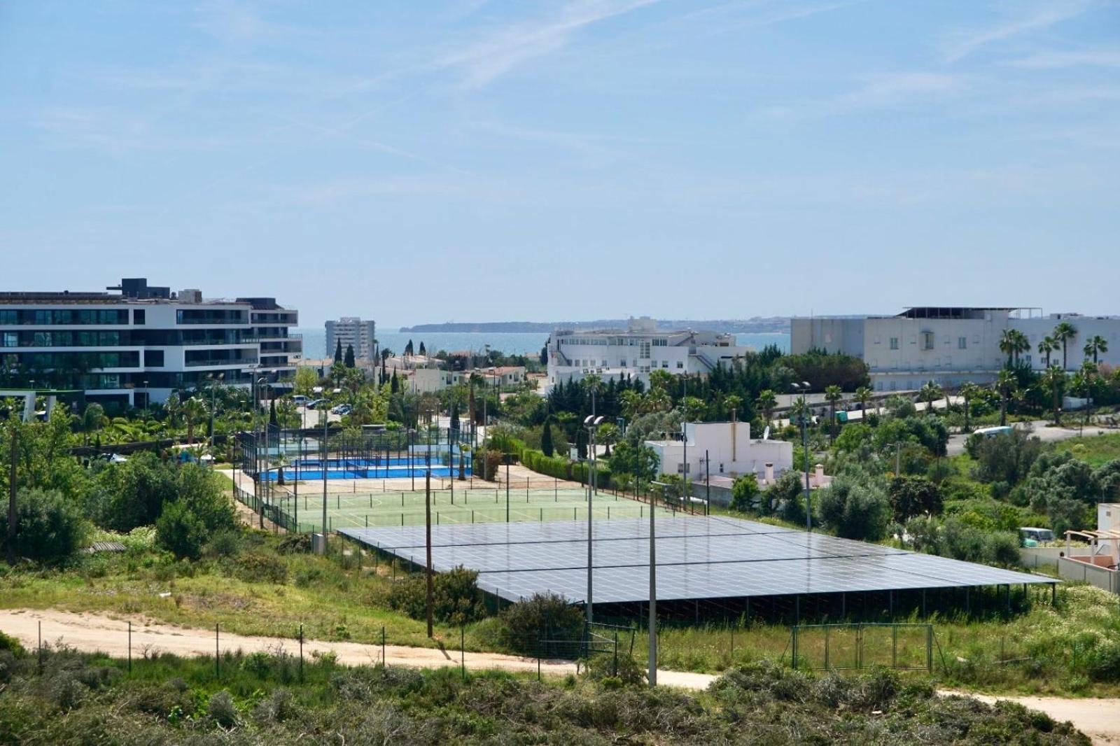Appartamento Cozy Alvor Retreat - Sunset Balcony, Wi-Fi & Ac Esterno foto